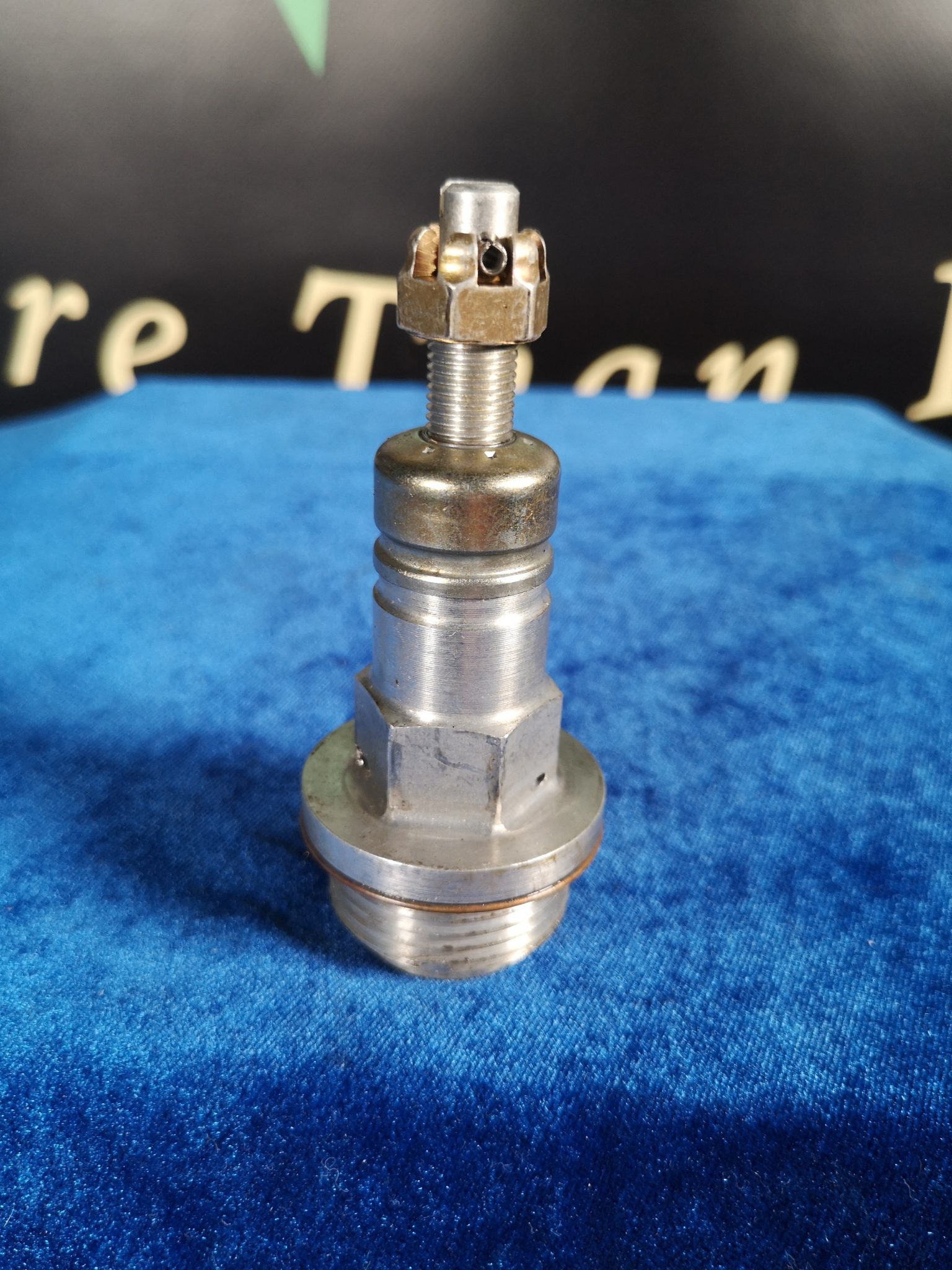 OIL PRESSURE RELIEVE VALVE Reclaimed Aero Parts