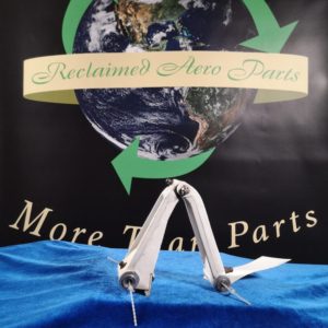 NOSE STRUT TORQUE LINK