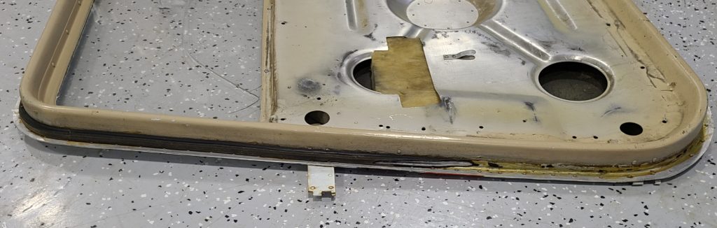 STRUCTURE ASSY - CABIN DOOR R/H WITH HINGES