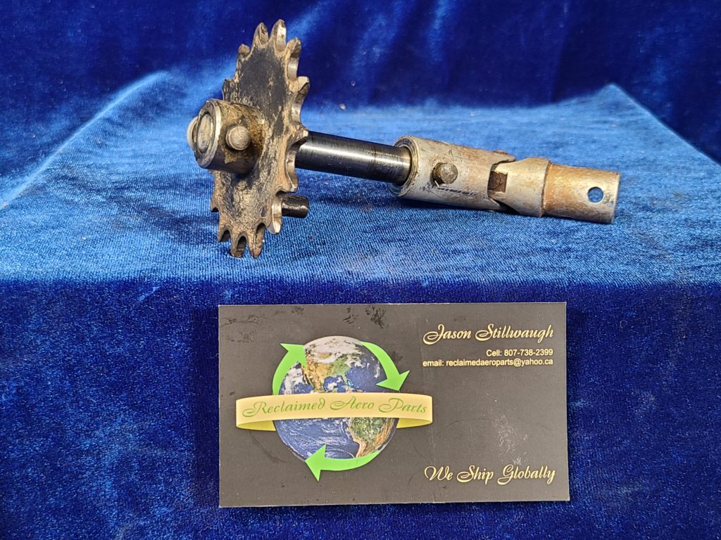 U-JOINT WITH SPROKET