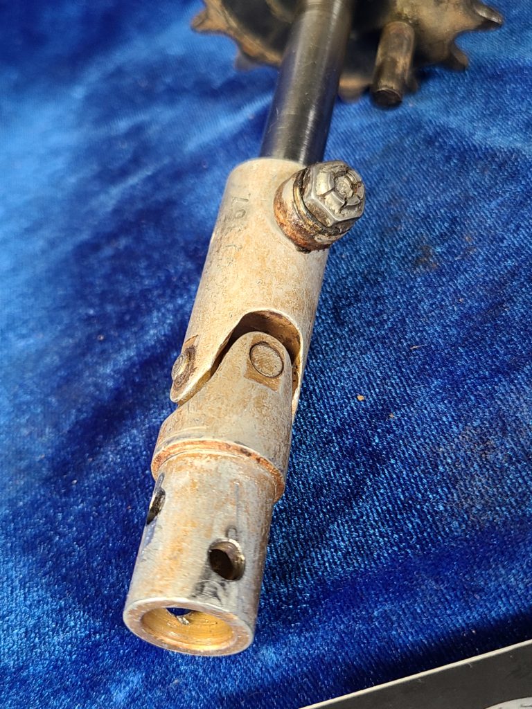 U-JOINT WITH SPROKET