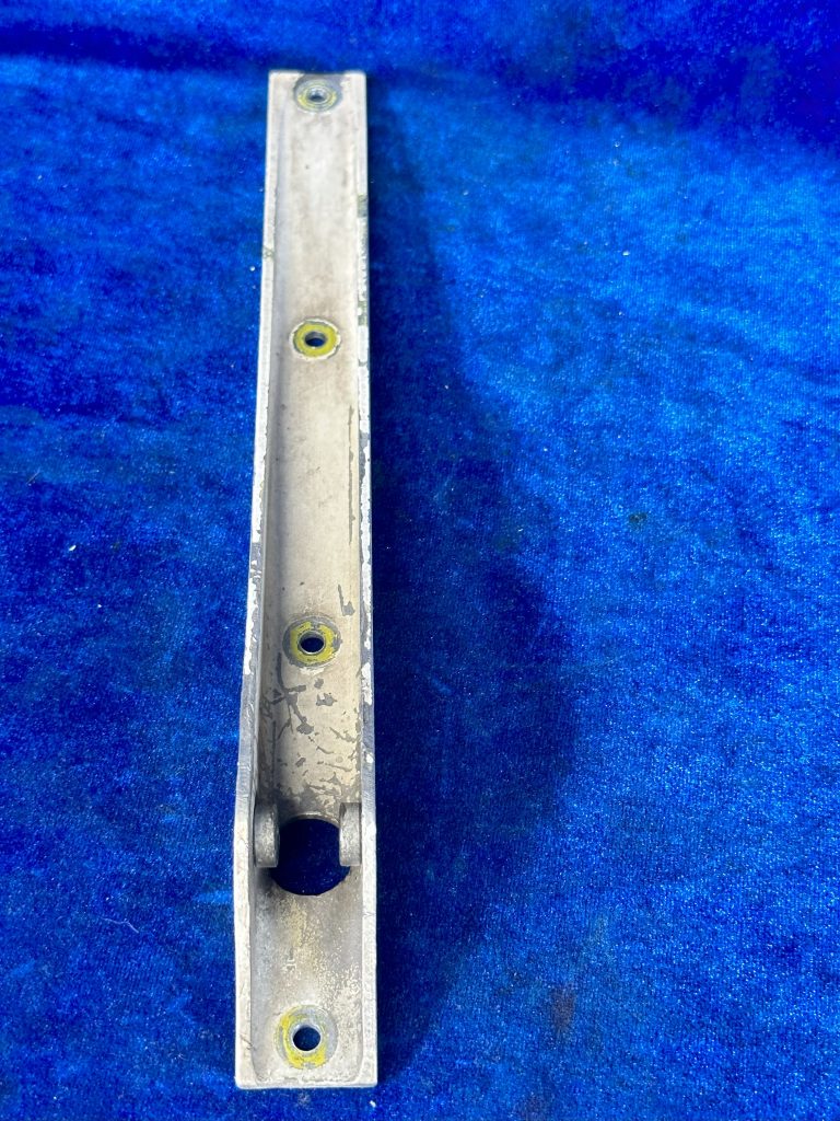 BRACKET ASSY - MAIN GEAR DOOR INBRD BRACKET ASSY - MAIN GEAR DOOR INBRD