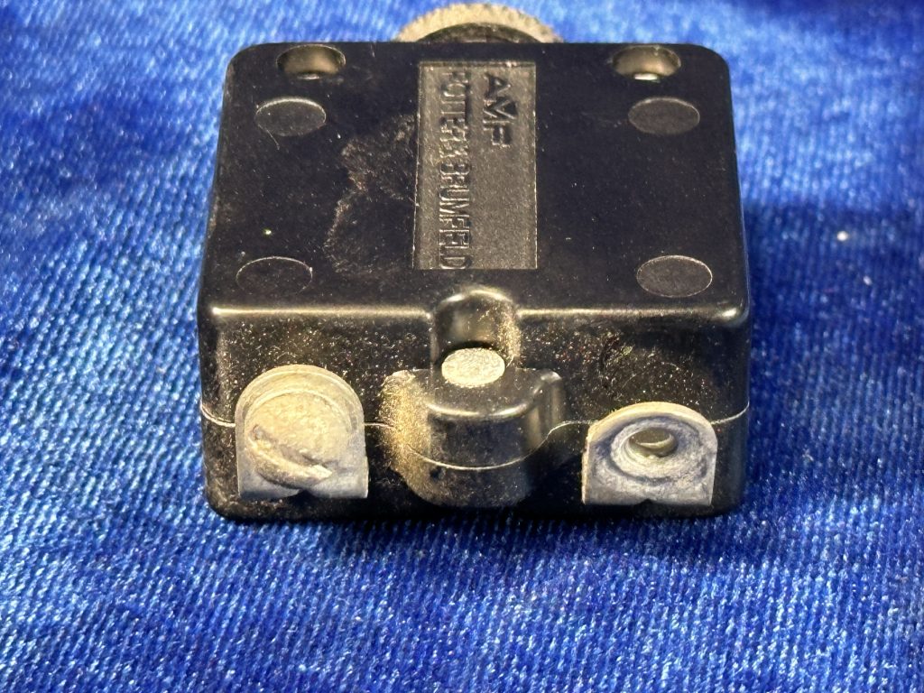 CIRCUIT BREAKER - 10 amp