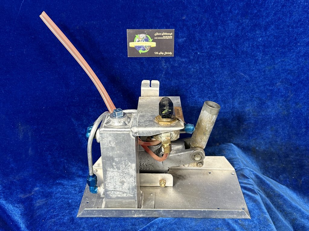 HYDRAULIC HAND PUMP RESERVOIR - ZENAIR AMPH FLOATS