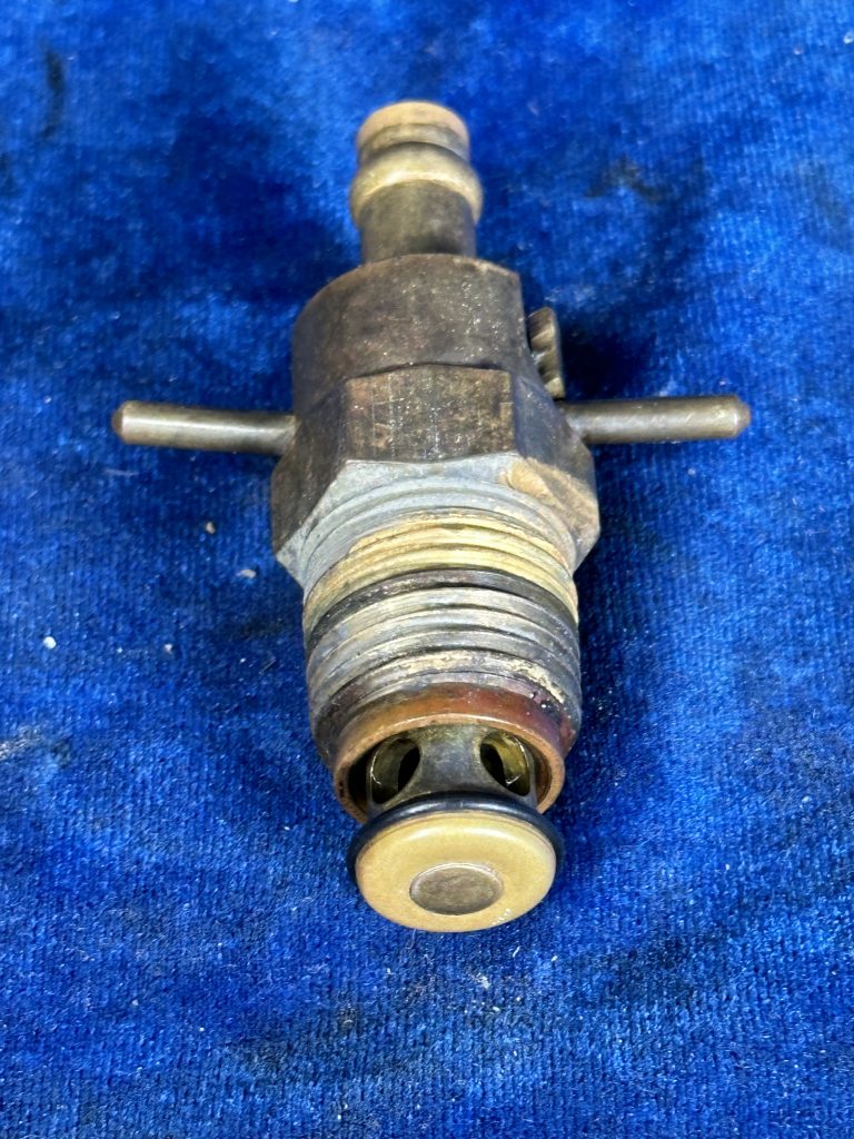 VALVE ASSY - OIL .5in NPT (CURTIS)