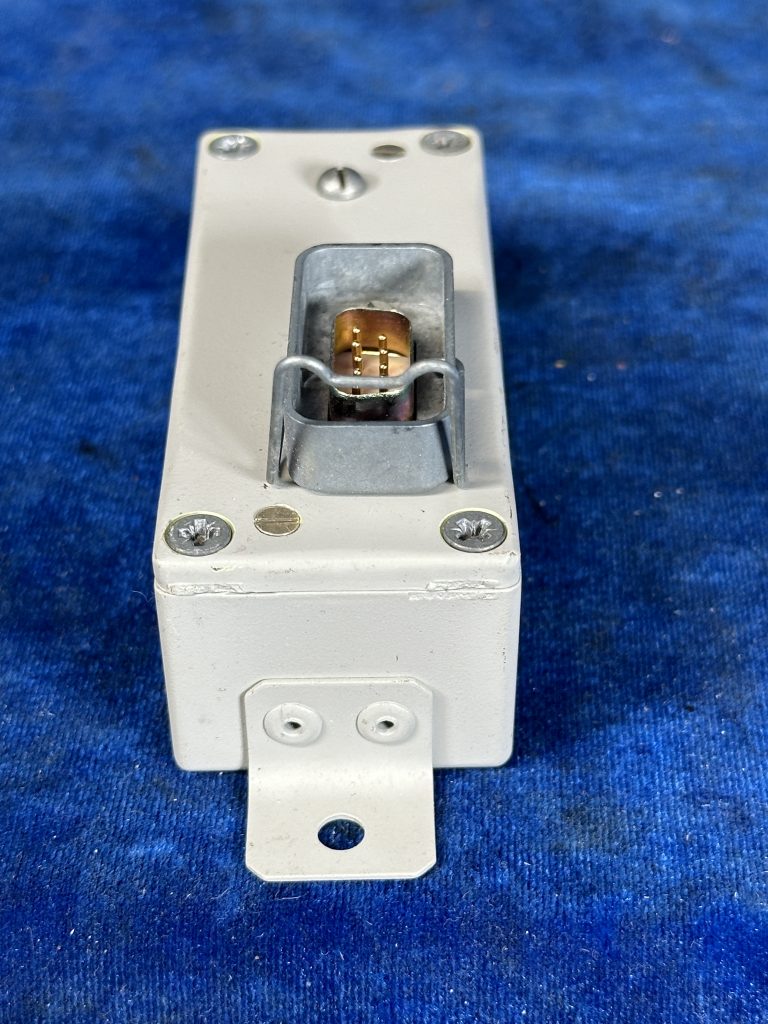 ALTERNATOR OUTPUT WARNING LAMP SENSOR 