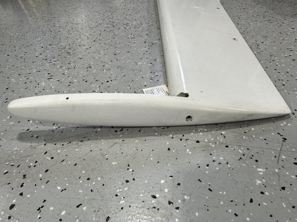  ELEVATOR RH - CECONITE COVERED GLASS ROPE REINFORCED