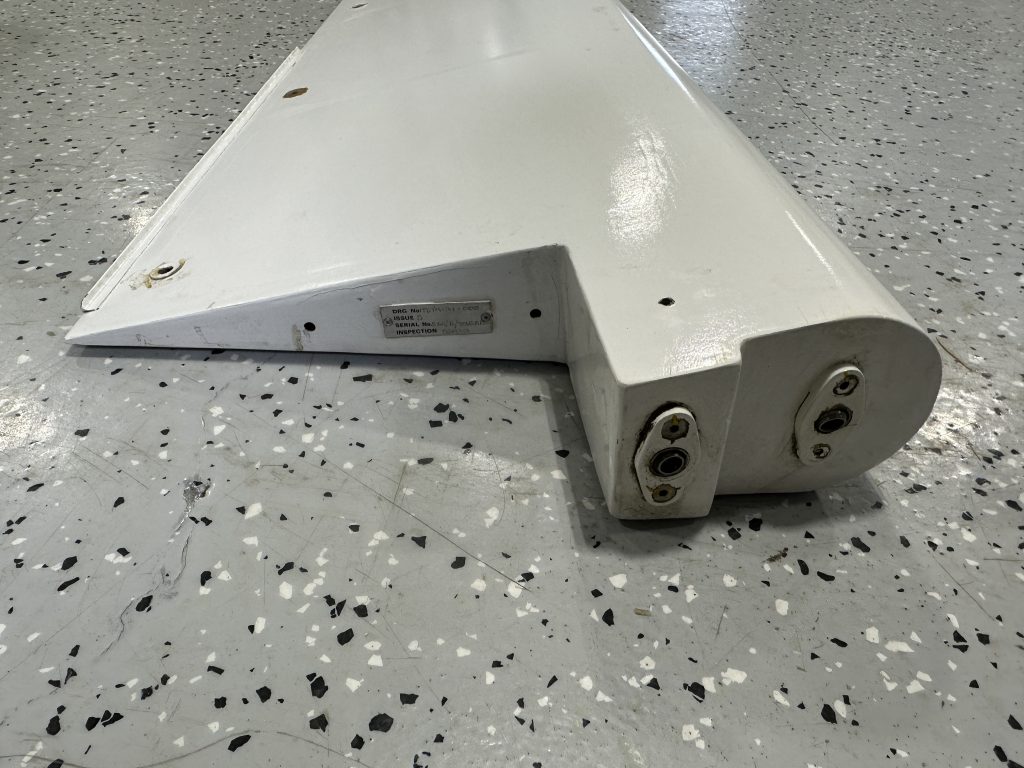  ELEVATOR RH - CECONITE COVERED GLASS ROPE REINFORCED