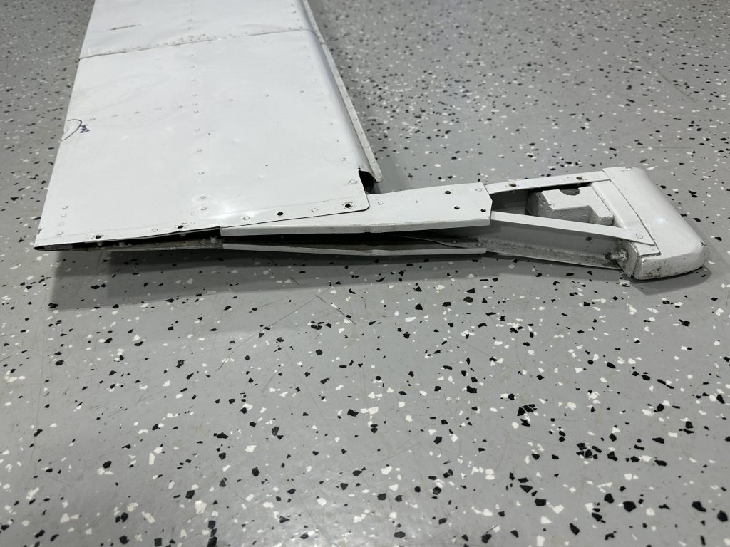 RH ELEVATOR ASSY WITH TRIM TAB (DAMAGED) RH ELEVATOR ASSY WITH TRIM TAB (DAMAGED)