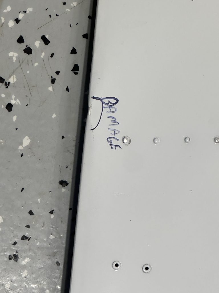 RH ELEVATOR ASSY WITH TRIM TAB (DAMAGED) RH ELEVATOR ASSY WITH TRIM TAB (DAMAGED)