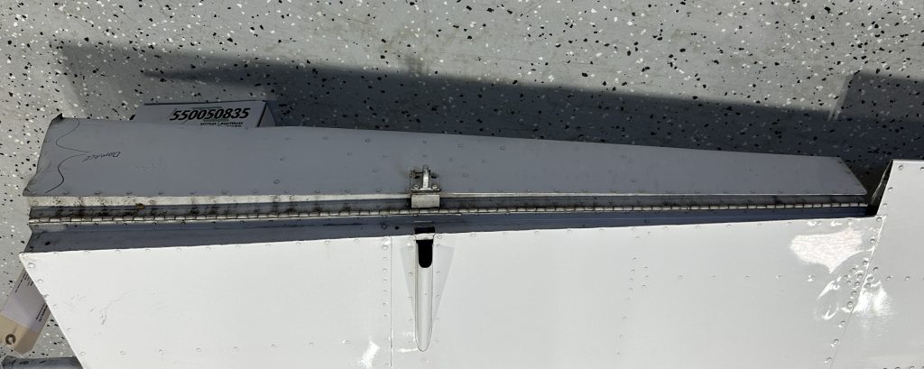 RH ELEVATOR ASSY WITH TRIM TAB (DAMAGED) RH ELEVATOR ASSY WITH TRIM TAB (DAMAGED)