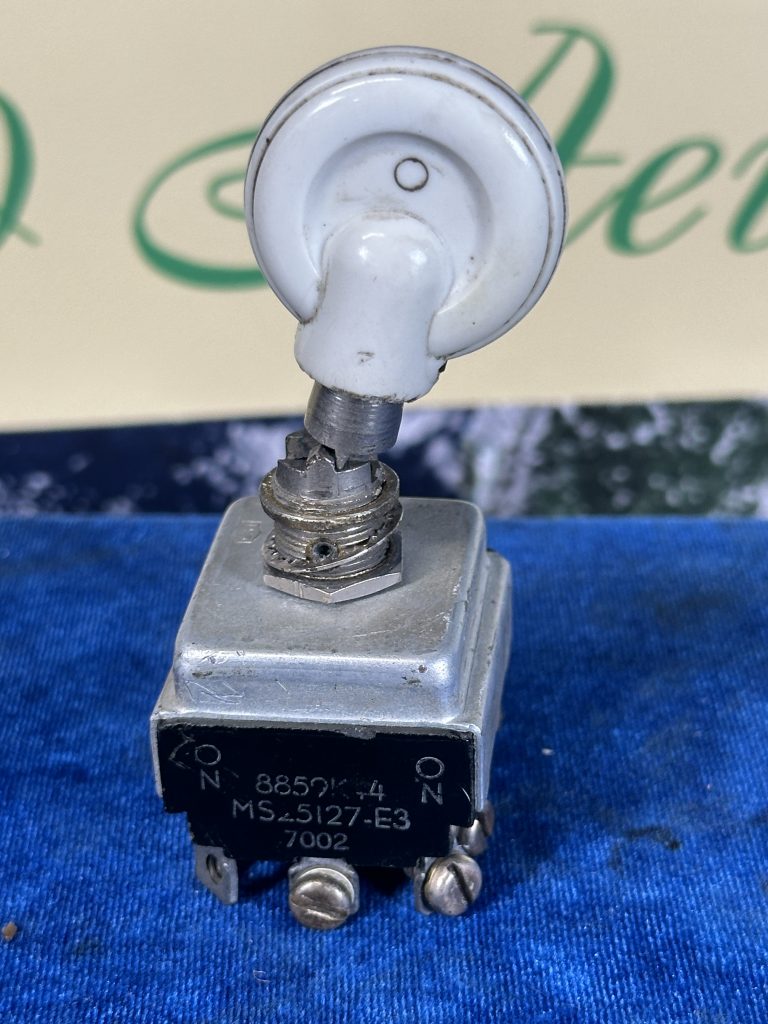 GEAR SWITCH WITH KNOB