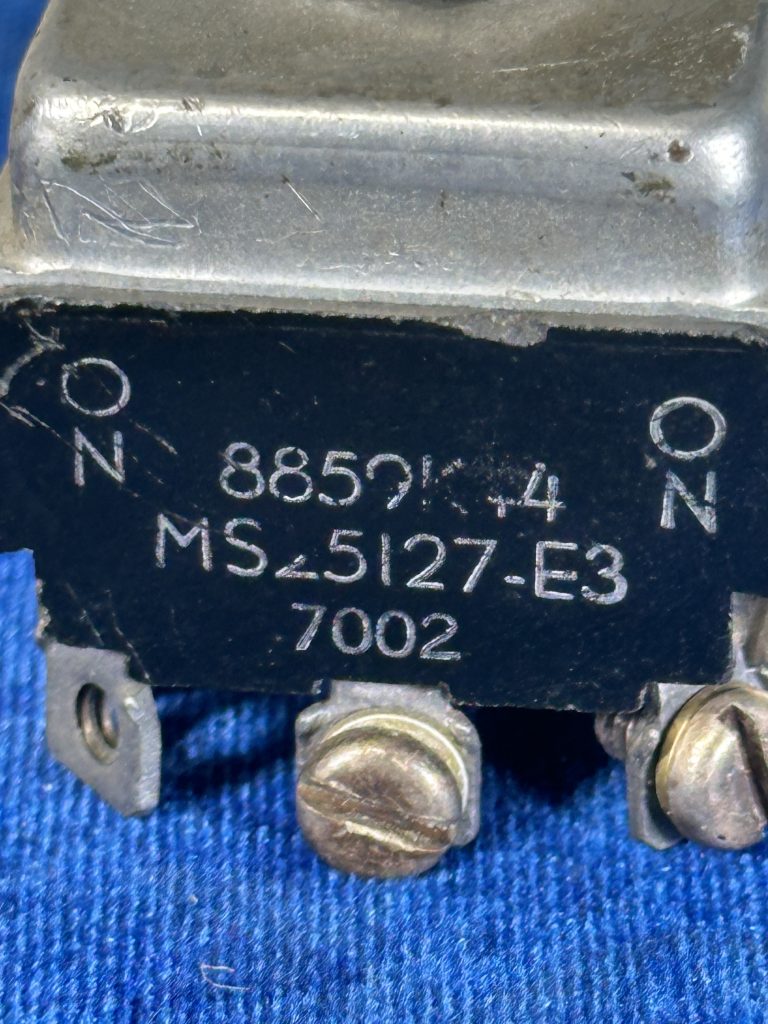 GEAR SWITCH WITH KNOB
