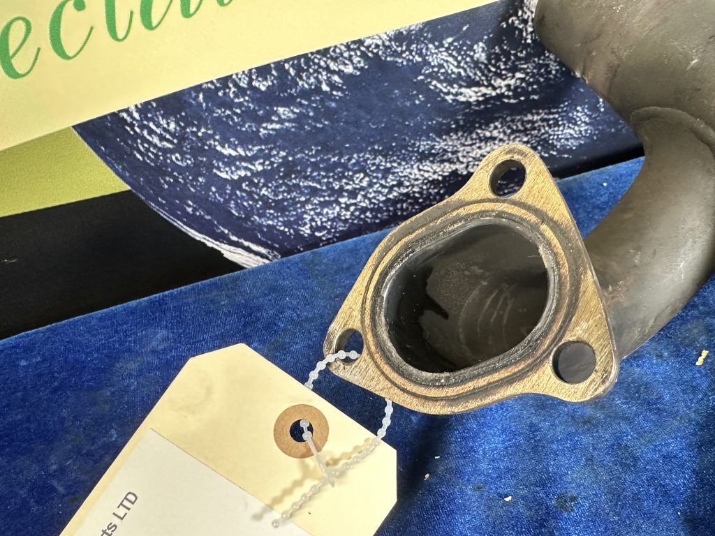EXHAUST RISER - LH CENTER