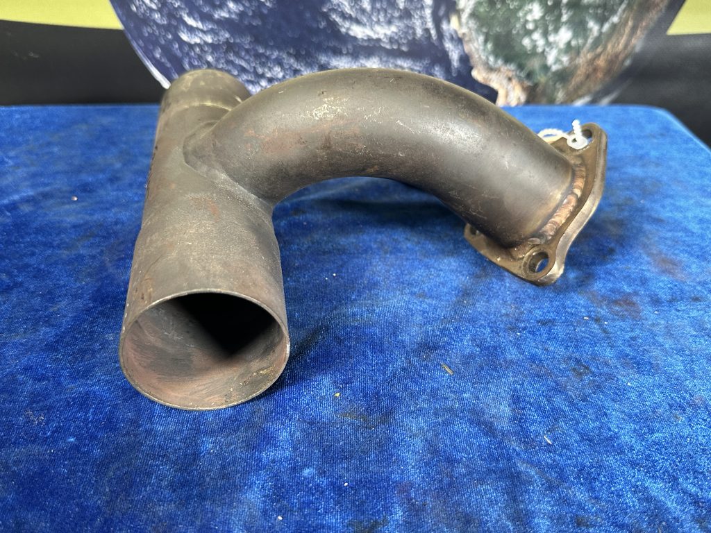 EXHAUST RISER - LH CENTER