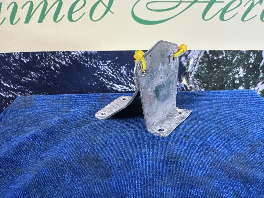 SHOCK MOUNT ASSY - COWL