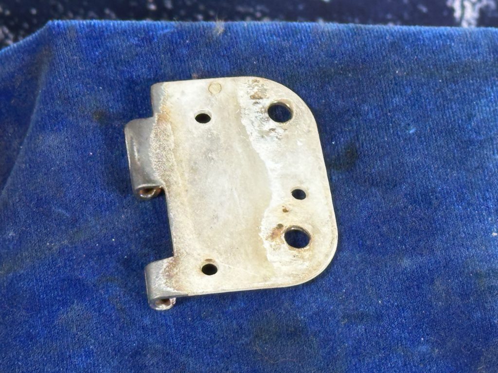 HINGE HALF - LH LOWER FWD AIRFRAME HINGE HALF - LH LOWER FWD AIRFRAME