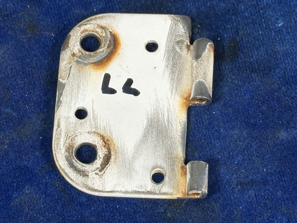 HINGE HALF - LH LOWER FWD AIRFRAME HINGE HALF - LH LOWER FWD AIRFRAME