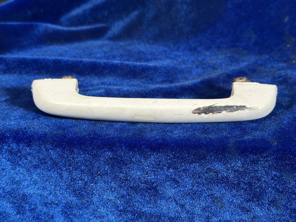 ASSIST HANDLE - CABIN ENTRY