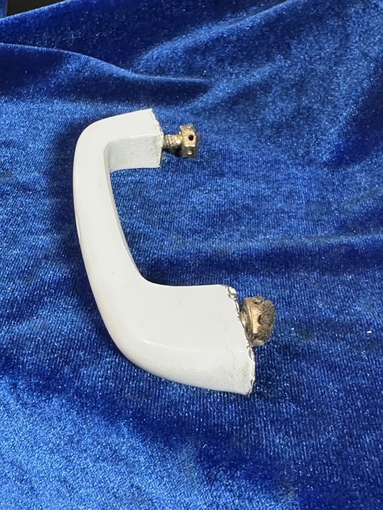 ASSIST HANDLE - CABIN ENTRY