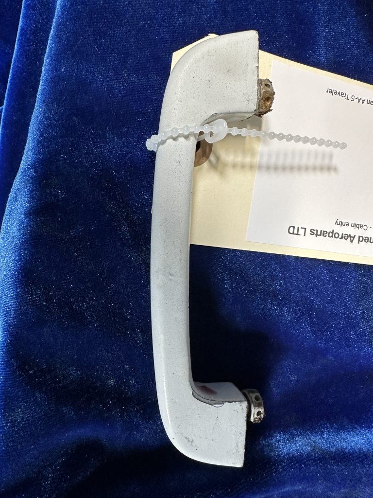 ASSIST HANDLE - CABIN ENTRY