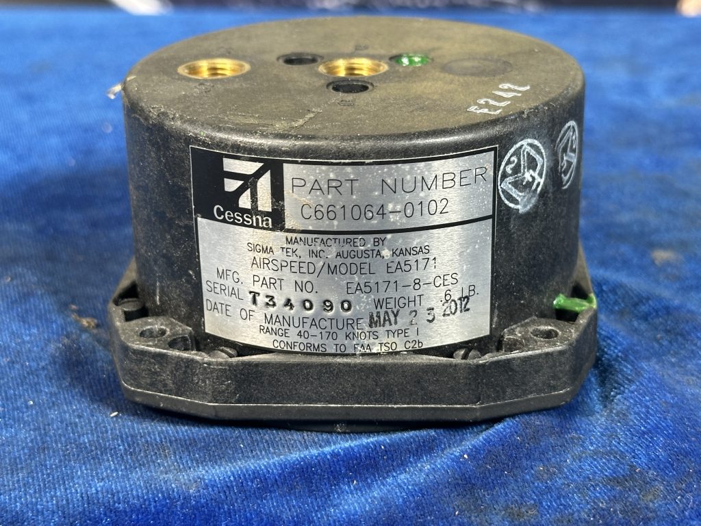 AIRSPEED INDICATOR (SIGMA-TEK)