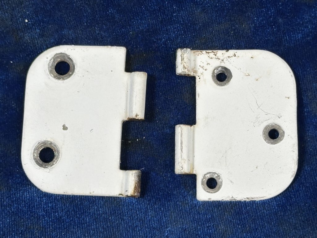 HINGE ASSY RH LOWER FUSELAGE & DOOR