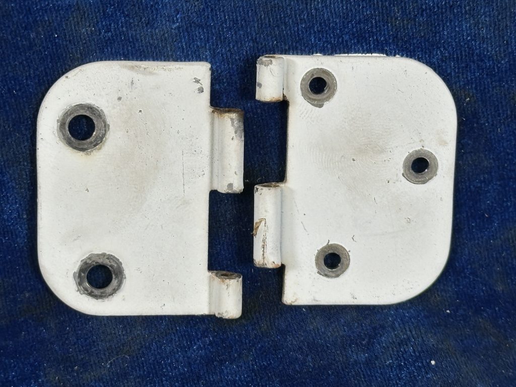 HINGE ASSY LH LOWER FUSELAGE & DOOR