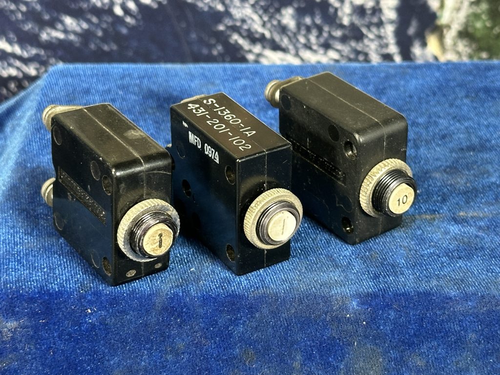 CIRCUIT BREAKERS (QTY 3) 1, 2, 10 amp (POTTER)