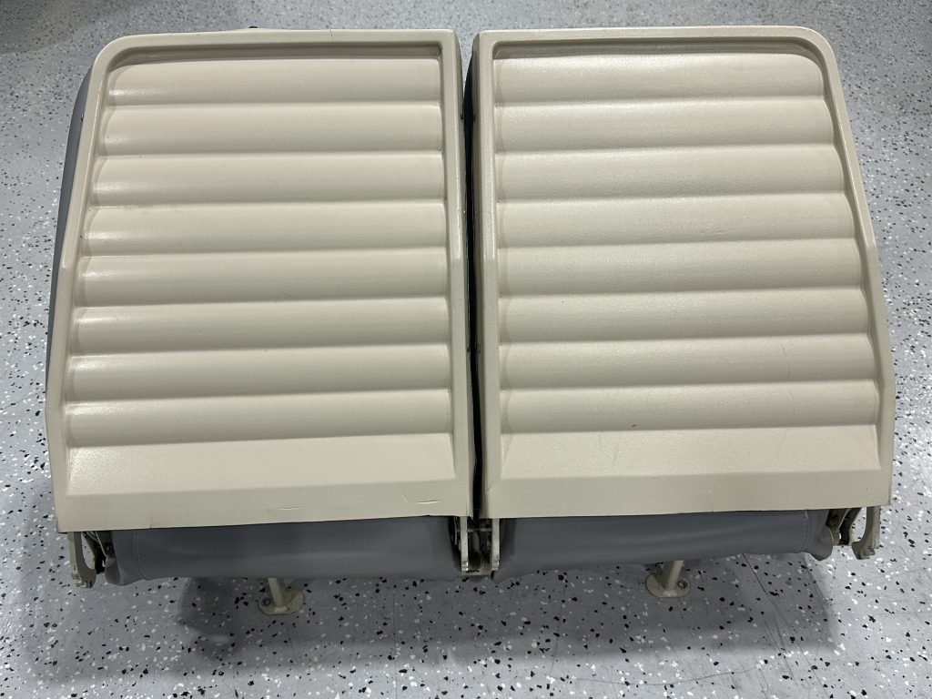 BENCH SEAT REAR - SPLIT BACK BENCH SEAT REAR - SPLIT BACK