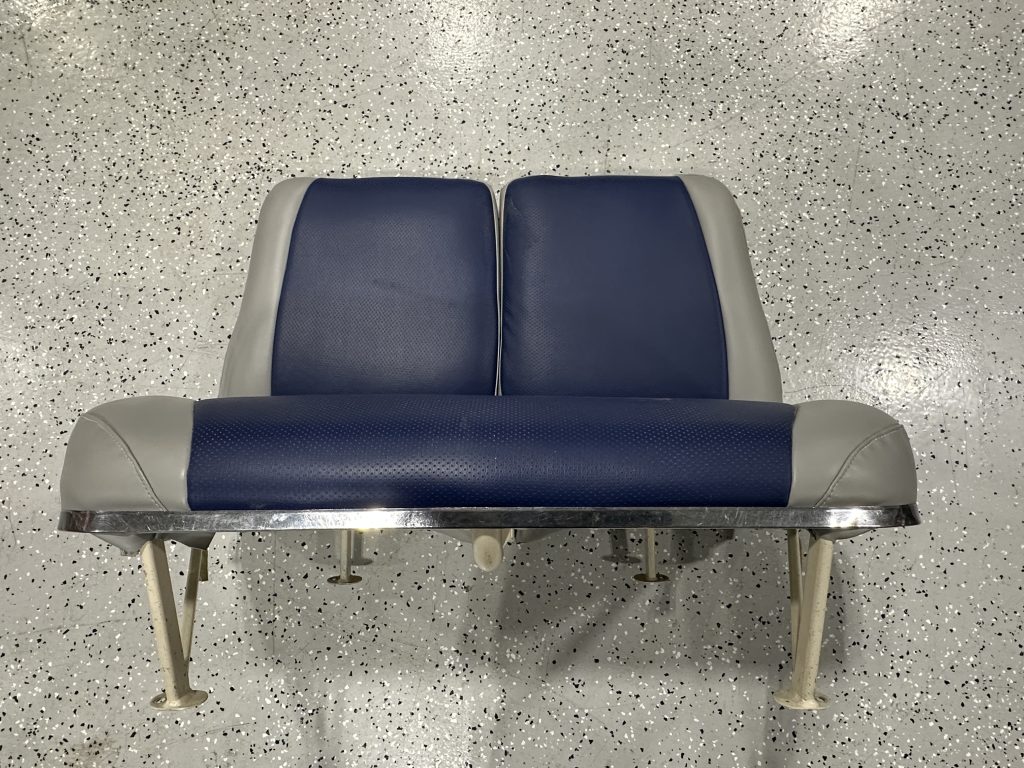 BENCH SEAT REAR - SPLIT BACK BENCH SEAT REAR - SPLIT BACK