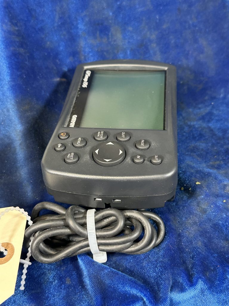 GPS (GARMIN) WITH POWER CORD