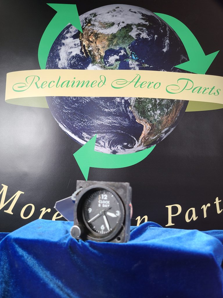 CLOCK, PARTS ONLY (NOT WORKING)