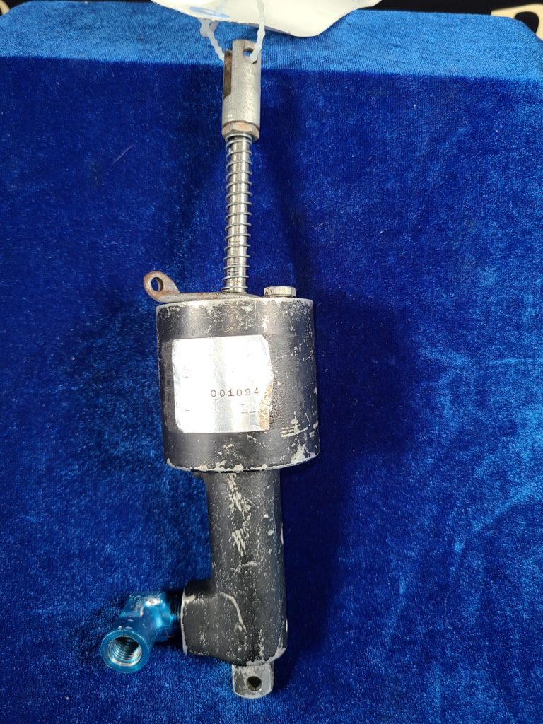 CYLINDER ASSY- MASTER BRAKE R/H (SHAFT BENT)