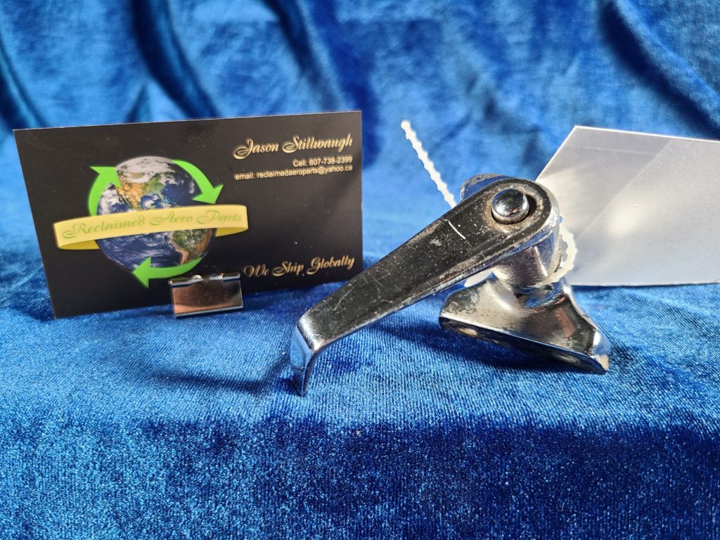 WINDOW LATCH ASSY L/H (DOES NOT LOCK)