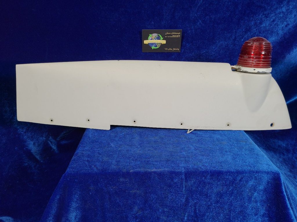 TIP - RUDDER INCL FLASHING BEACON LIGHT ASSY