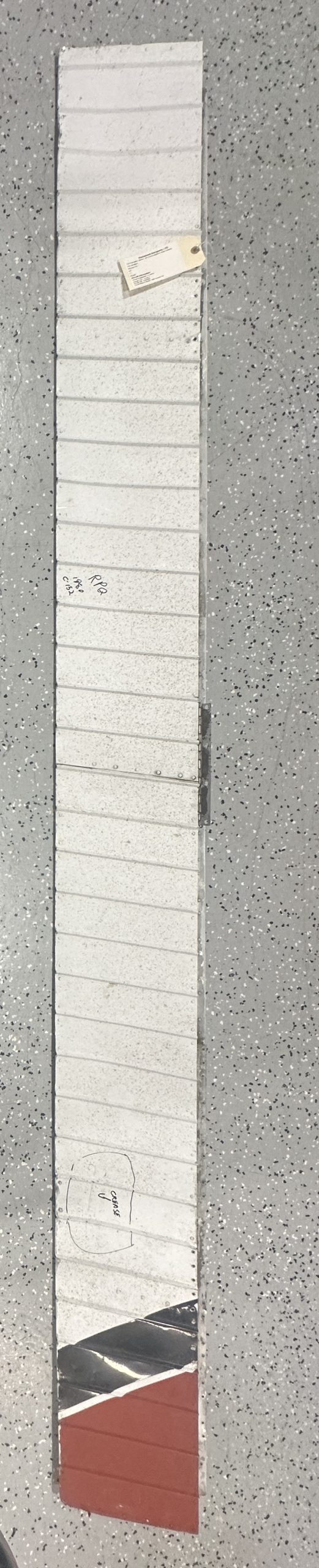 AILERON RH (CORE) WEIGHTS AND HINGES MISSING