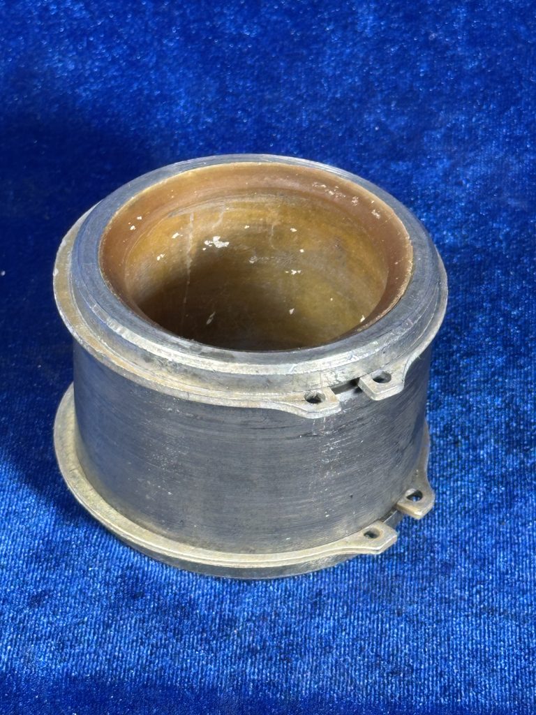 BUSHING - MAIN GEAR (TUBULAR) + LOCK CLIPS