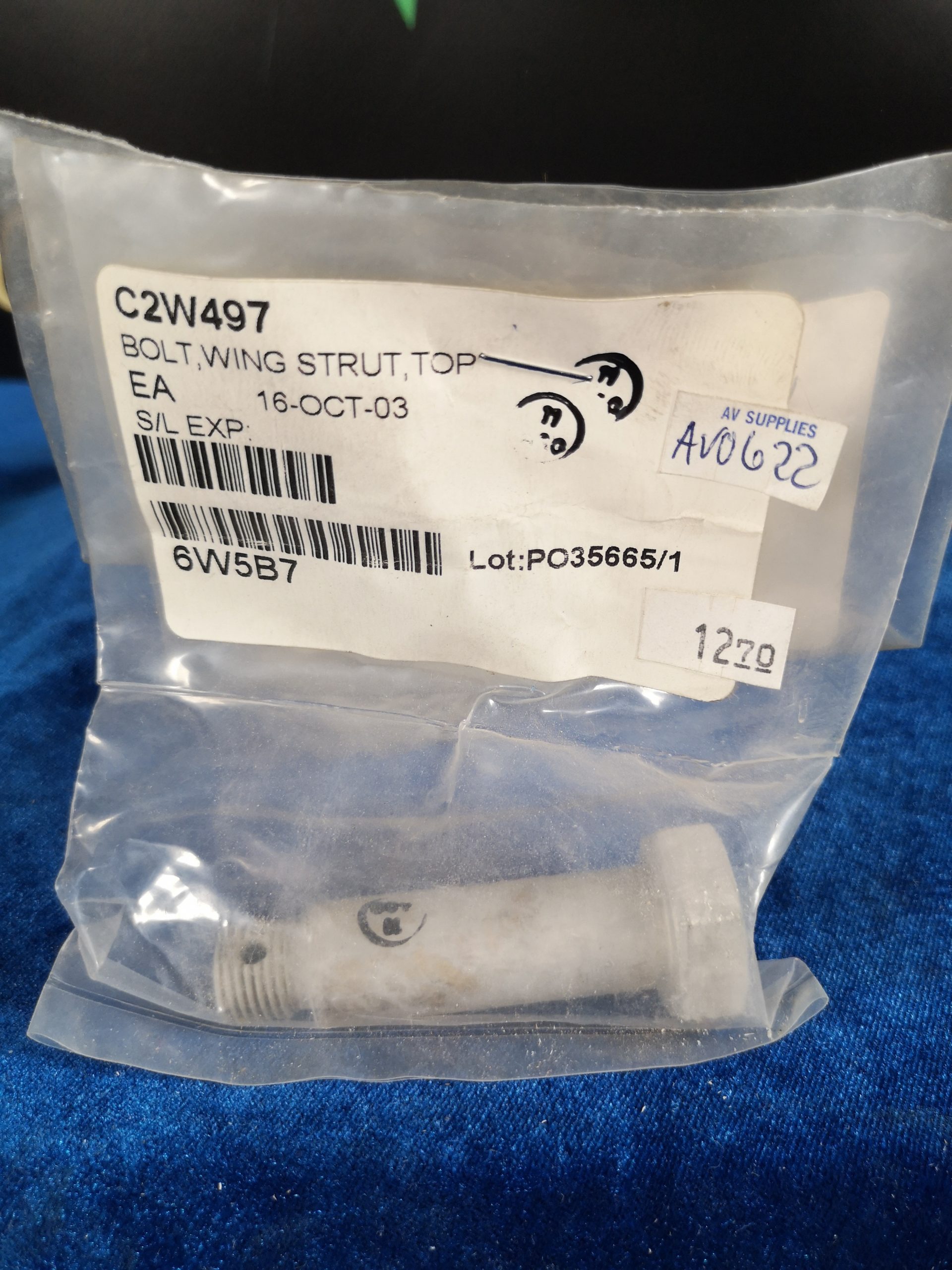 UPPER WING STRUT BOLT(DHC2)