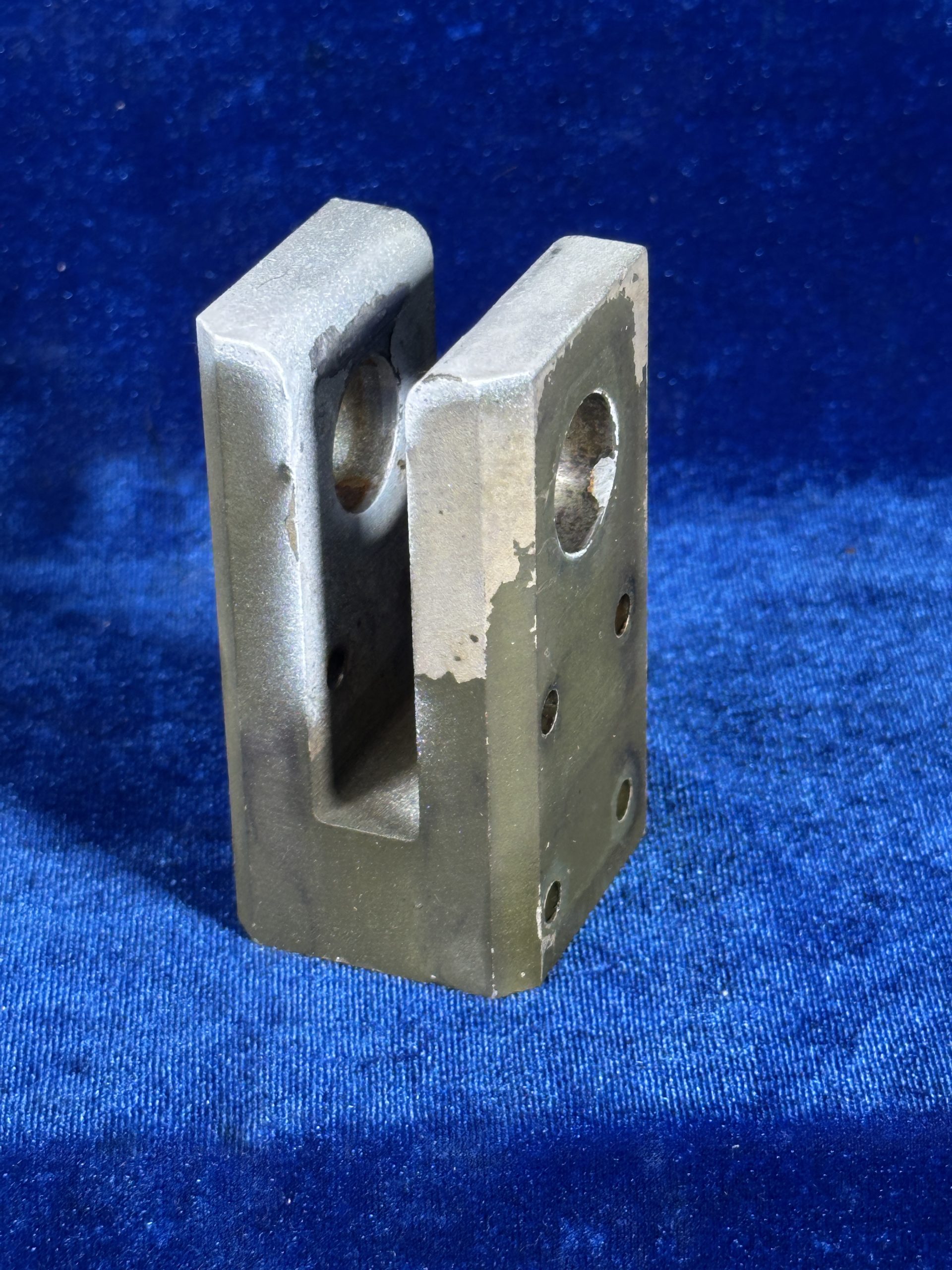 BLOCK - FUSELAGE SPAR BEARING AFT