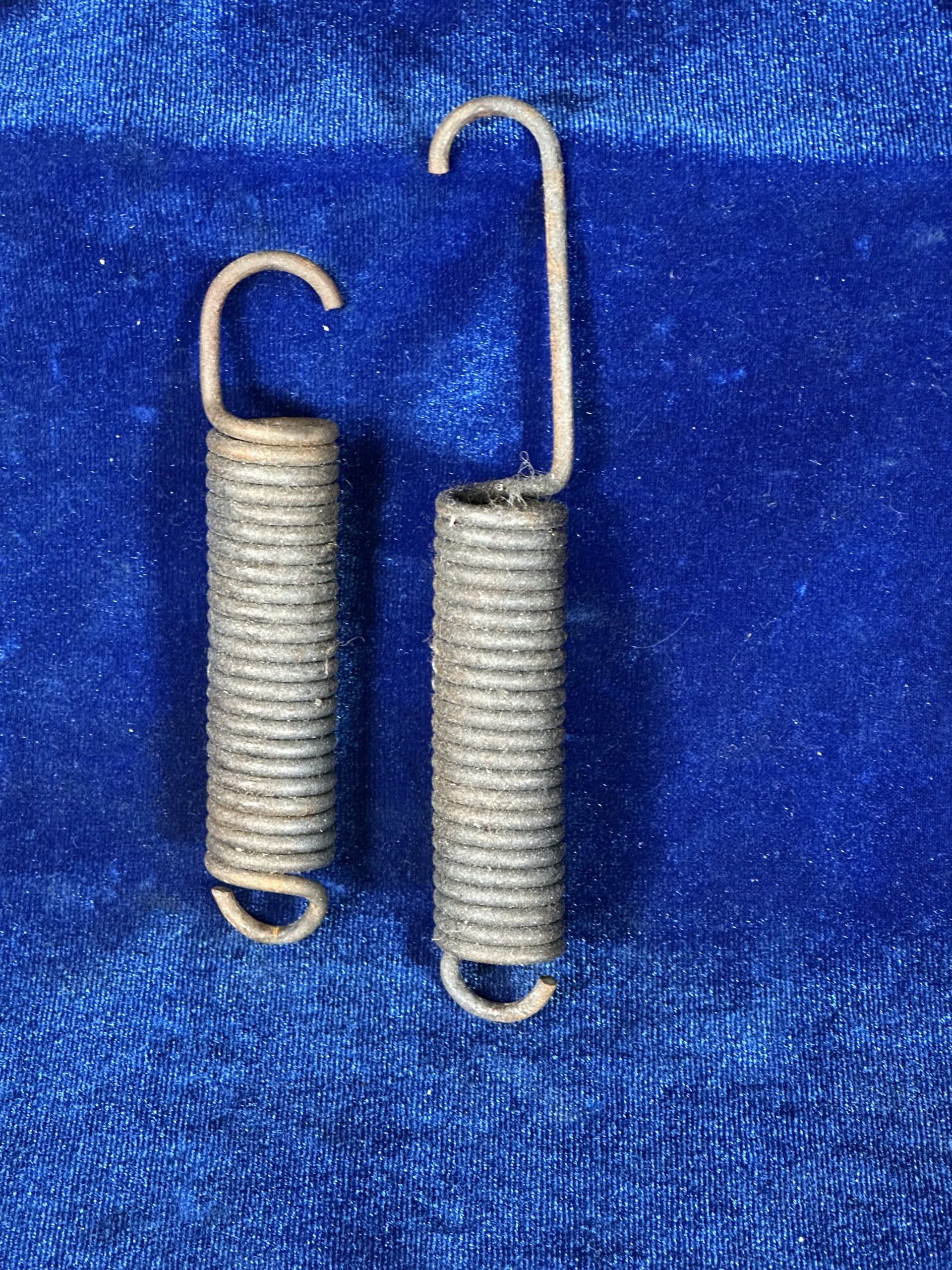 SPRINGS- RETURN RUDDER PEDAL LH & RH