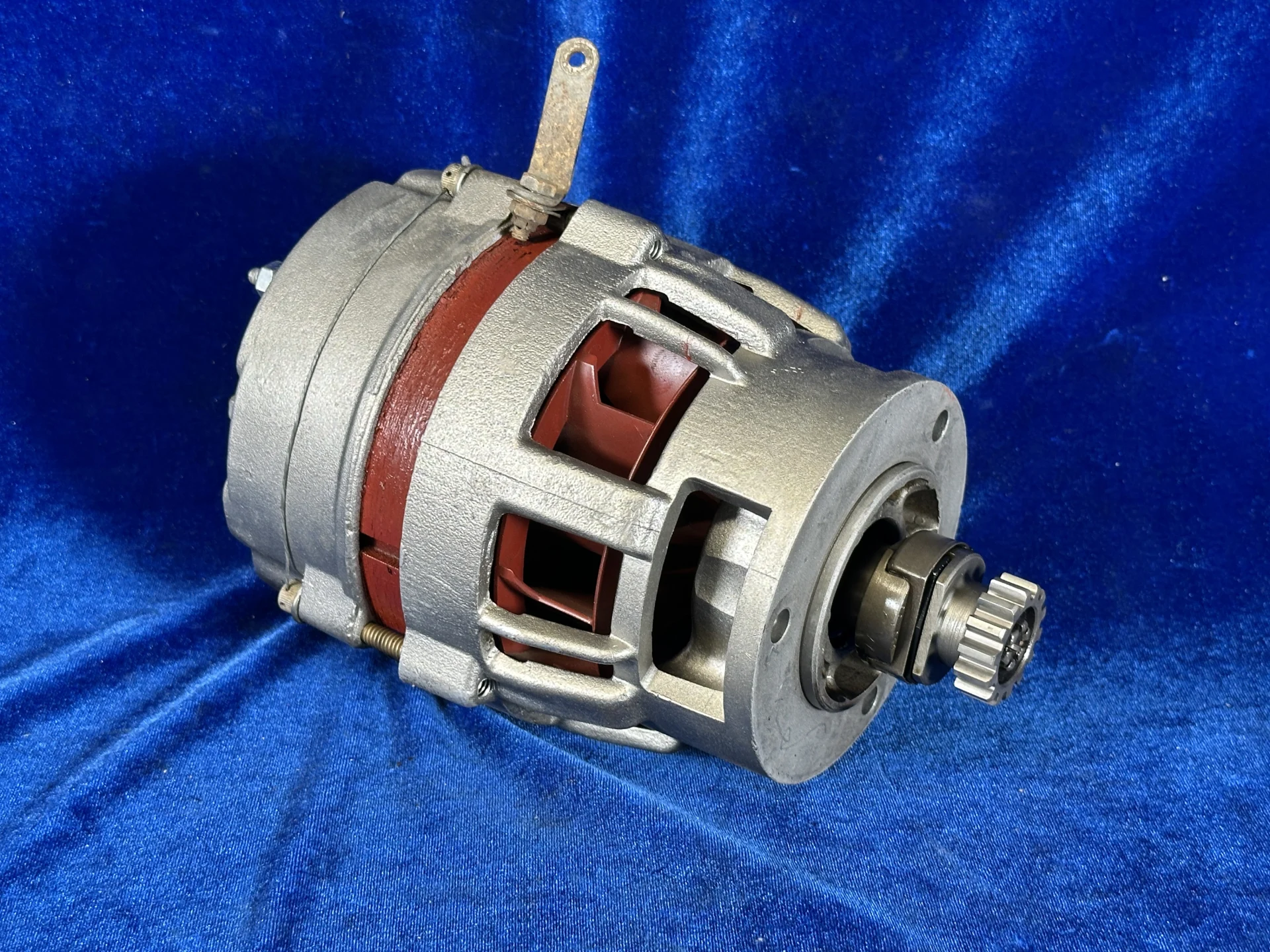 ALTERNATOR (TCM) REMOVED FUNCTIONAL 12v 60amp