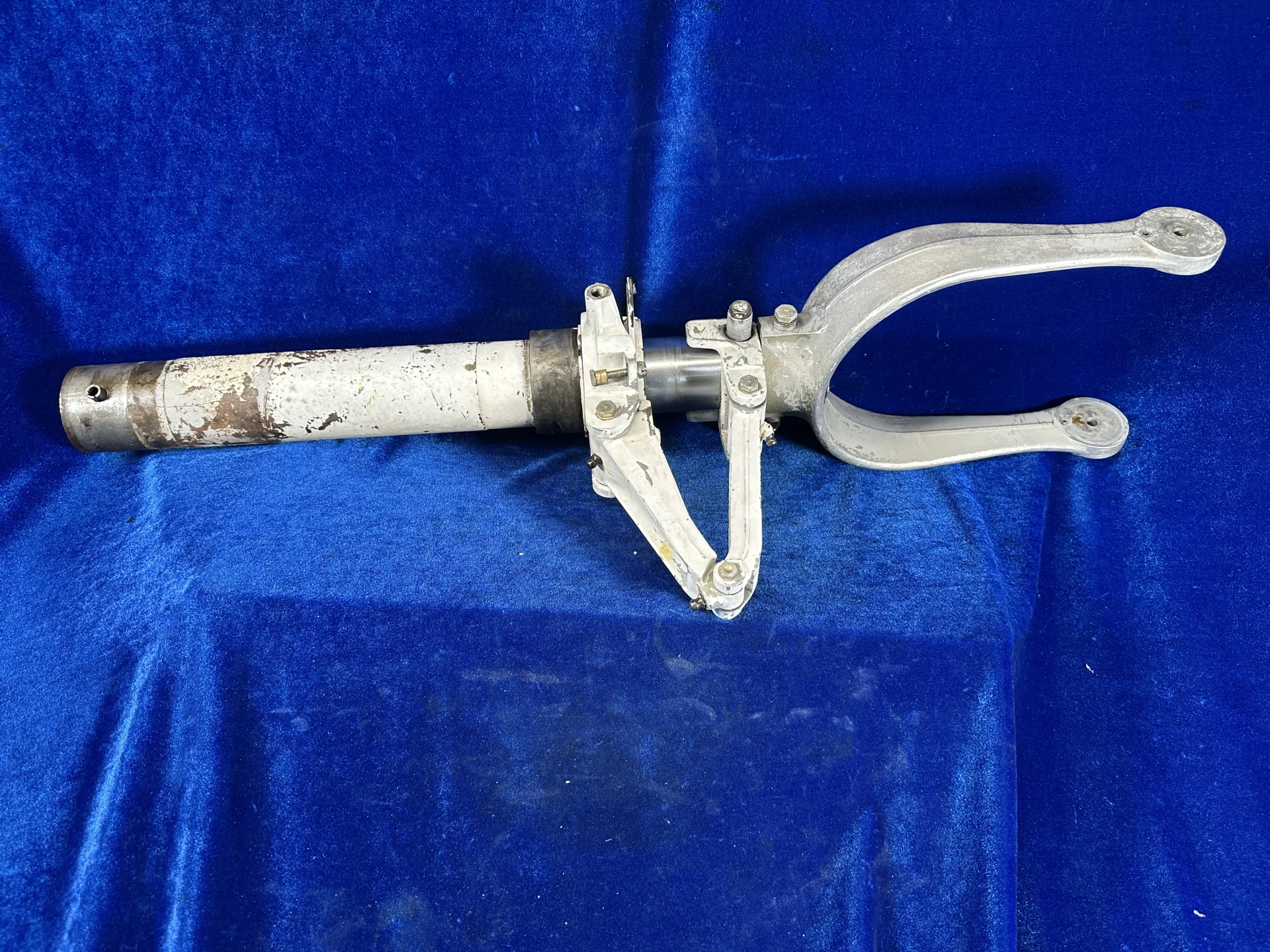 STRUT ASSY - NOSE GEAR