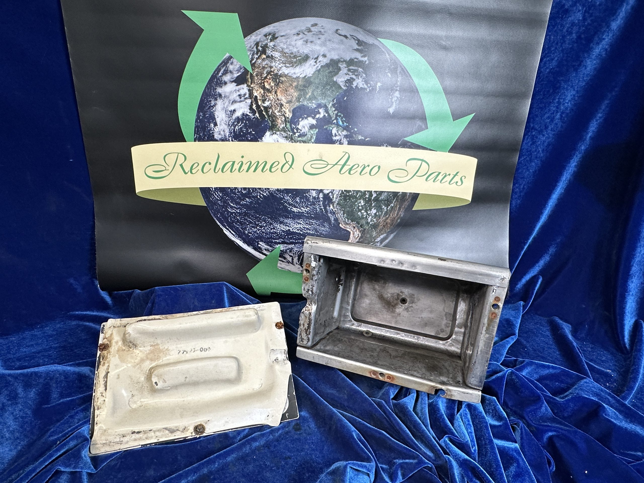 BATTERY BOX ASSY - WITH LID