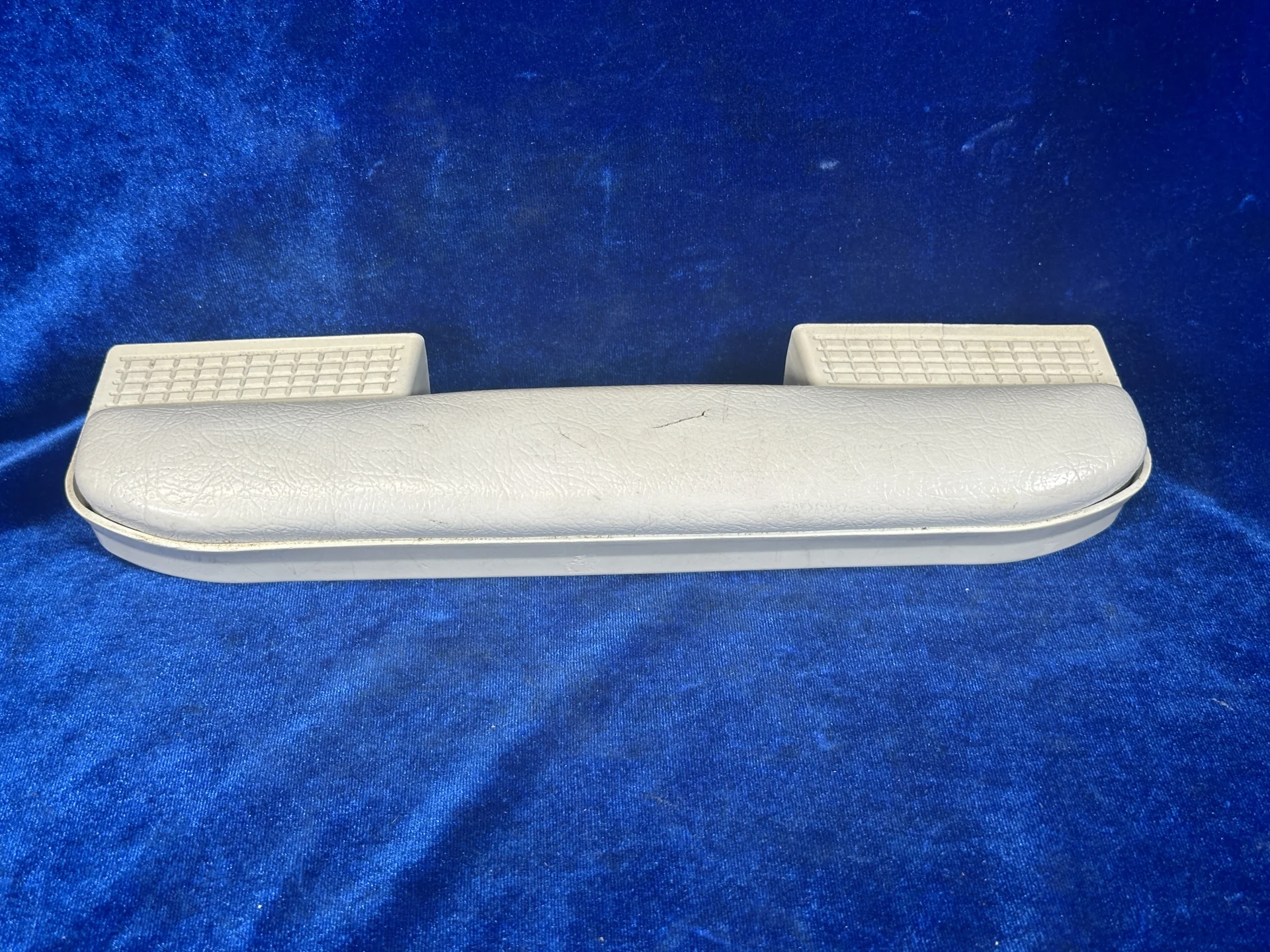 ARMREST - PILOT DOOR