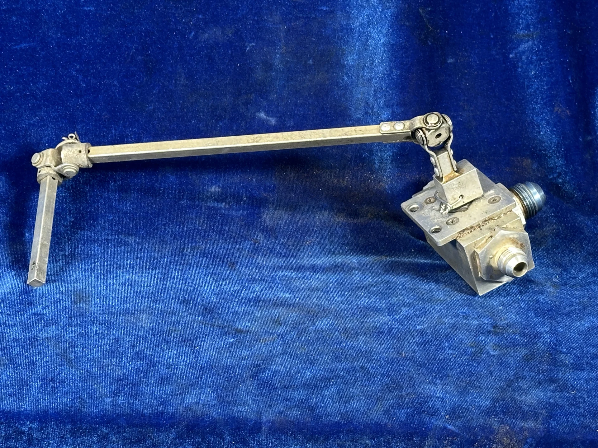 VALVE ASSY - FUEL + SHAFT ASSY