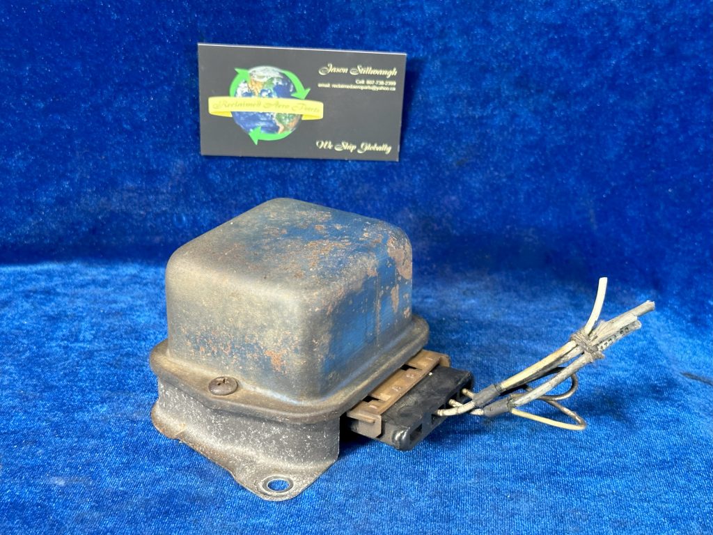 VOLTAGE REGULATOR - ALTERNATOR