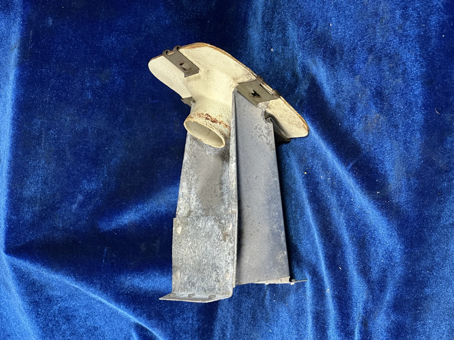 ADAPTER + MOUNTING BRACKET - REAR VENT