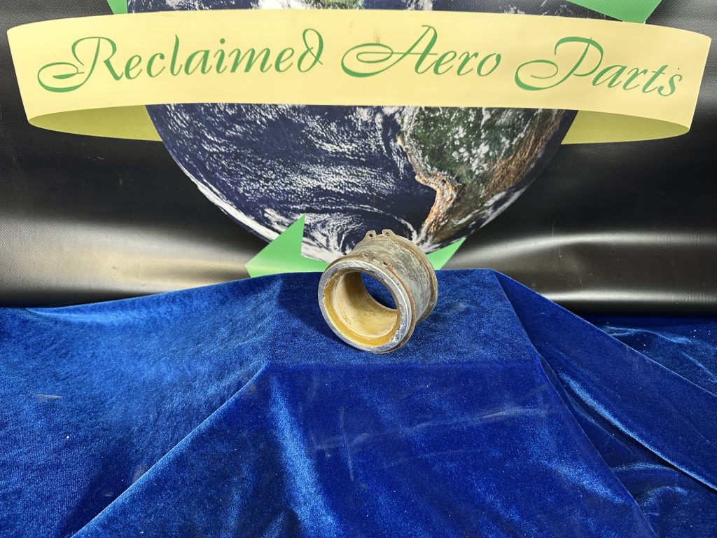 BUSHING - MAIN LANDING GEAR WITH LOCKING CLIPS