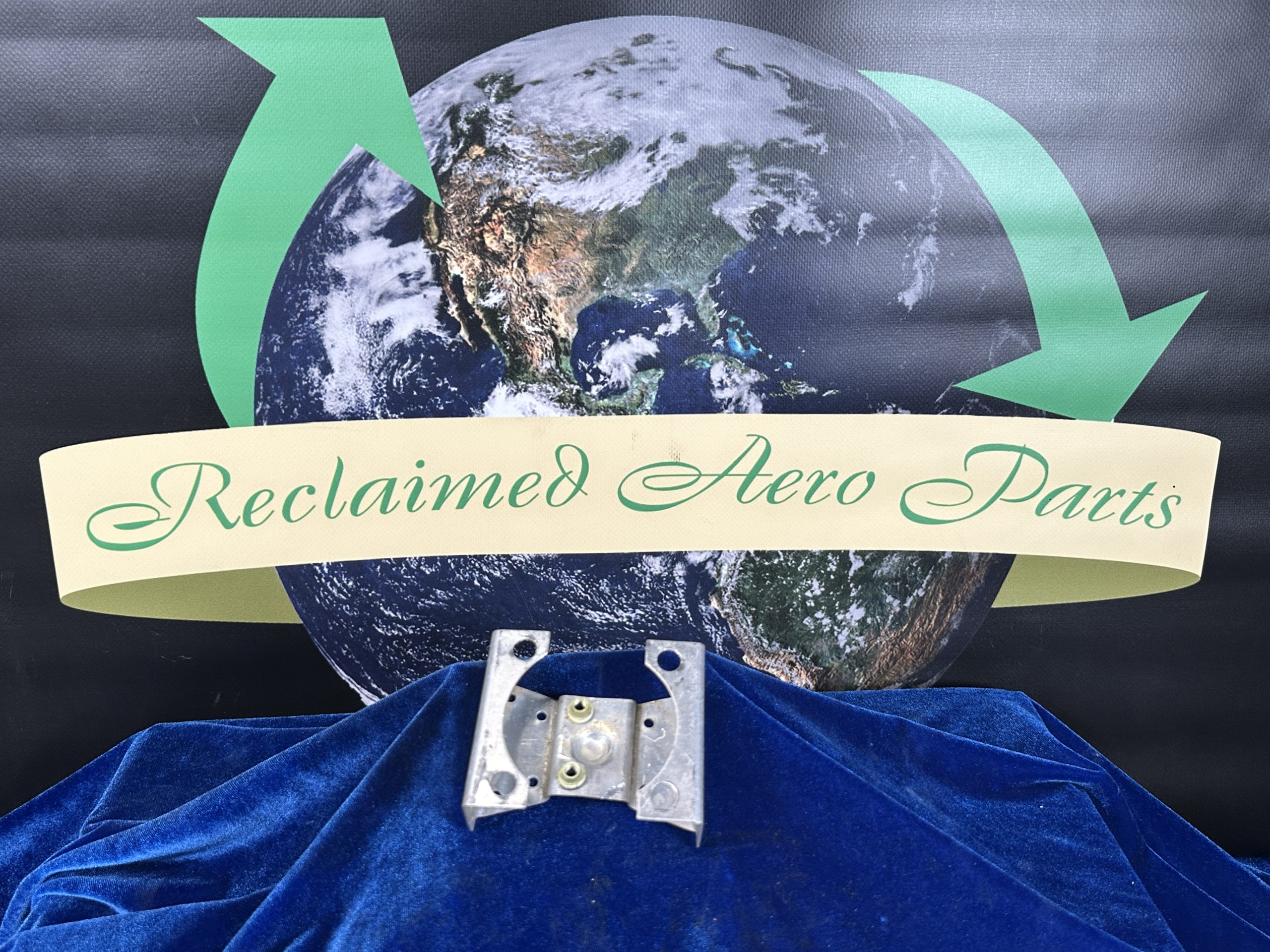 BRACKET ASSY - DOOR HANDLE INNER